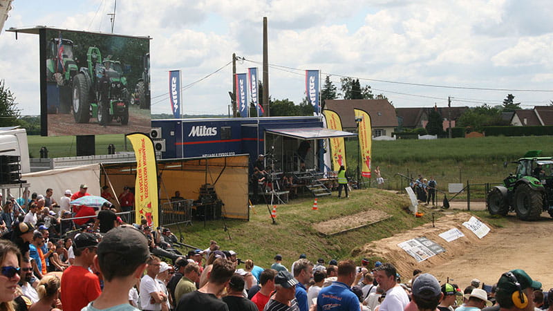 Tractor-Pulling-in-Bernay-05-s