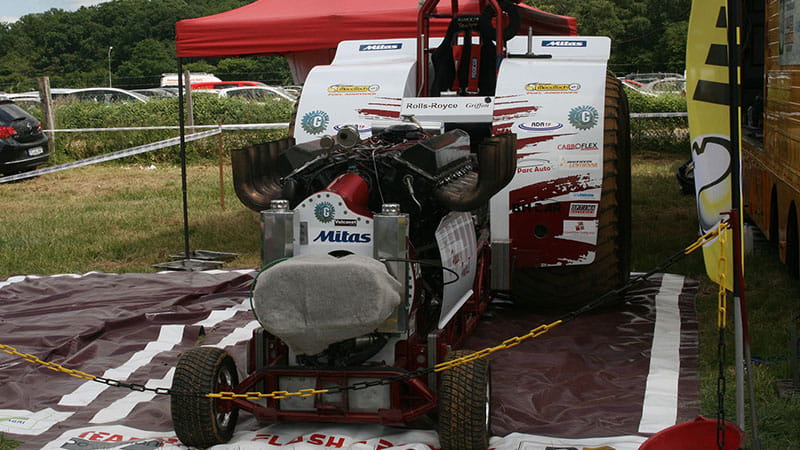 Tractor-Pulling-in-Bernay-09-s